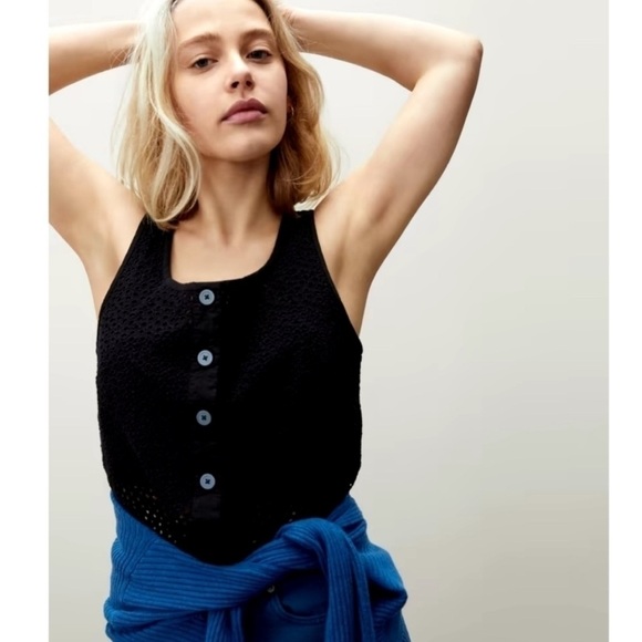 Everlane Black Eyelet Button Front Crop Sleeveless Top - Picture 6 of 6